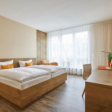 Hotel Goll Pforzheim-Niefern Экстерьер фото
