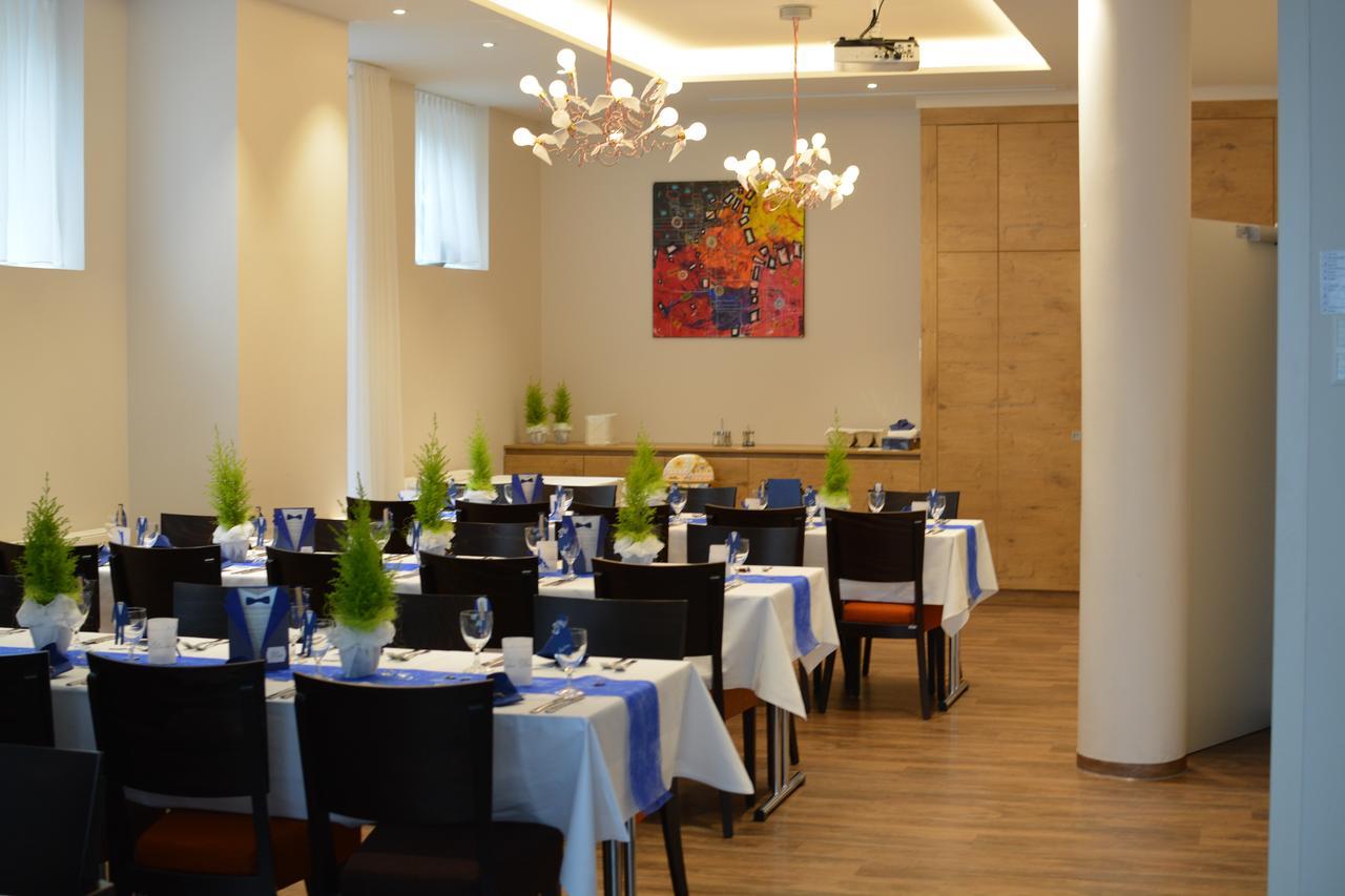 Hotel Goll Pforzheim-Niefern Экстерьер фото